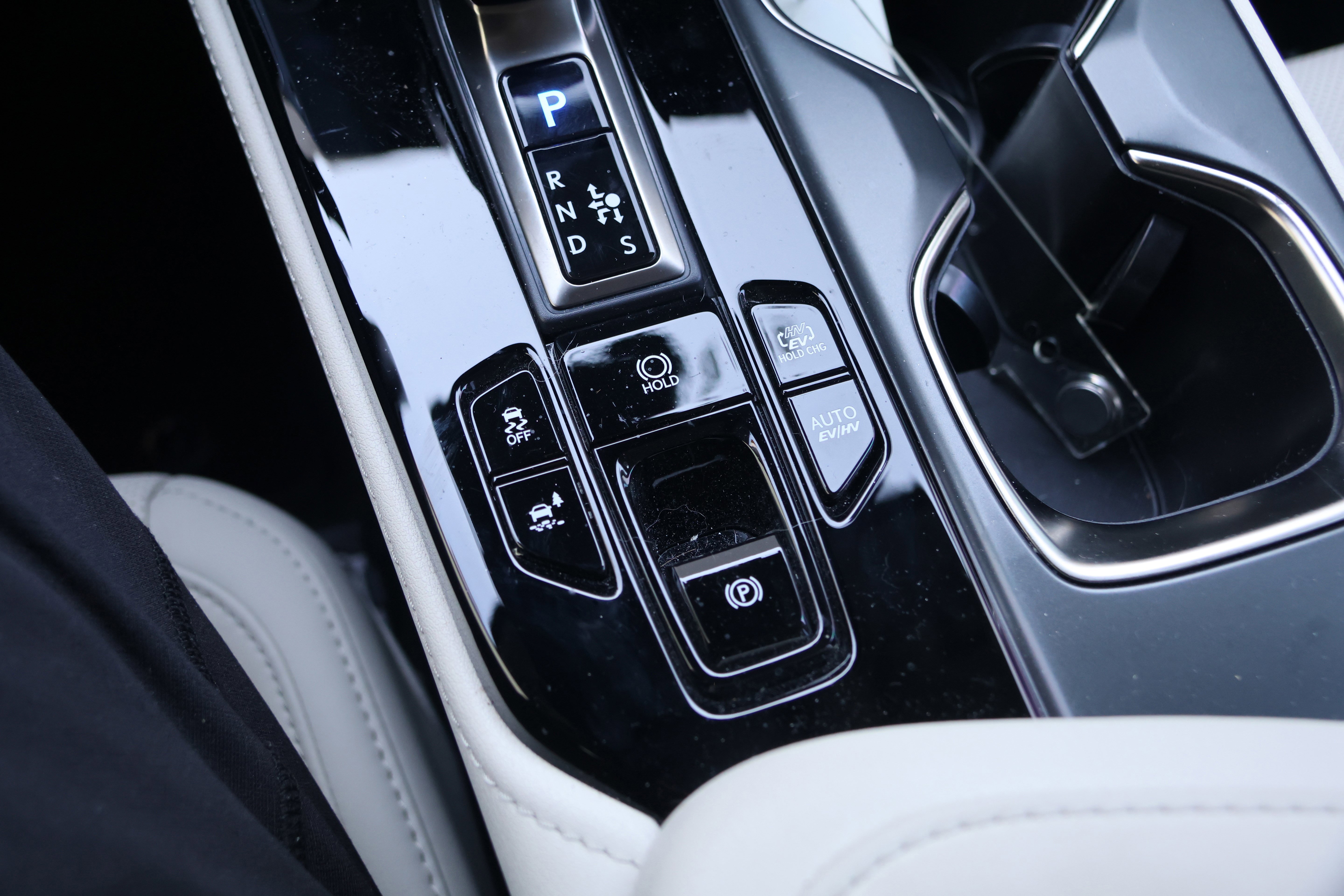 Certified 2025 Lexus NX 450h+ AWD w/ Towing Package (2000 Lbs) image 29