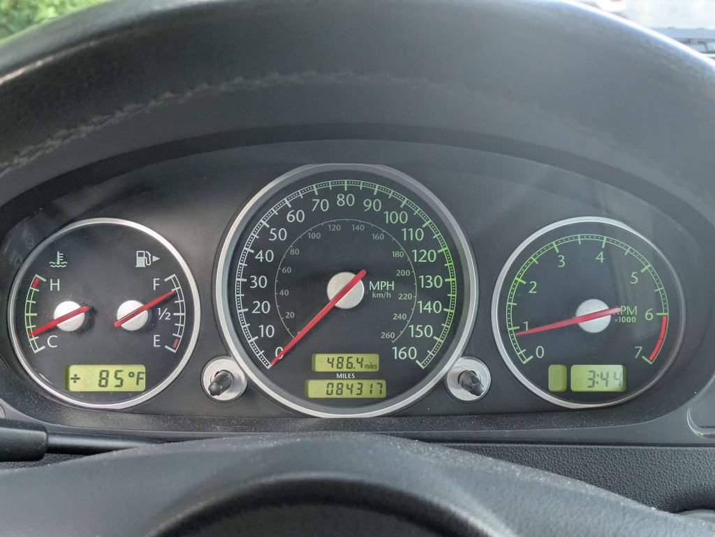 Used 2005 Chrysler Crossfire Limited RWD image 9