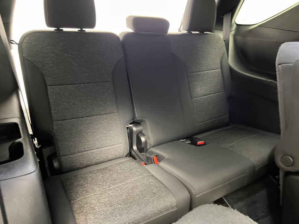 Used 2024 Chevrolet Traverse LT FWD image 39