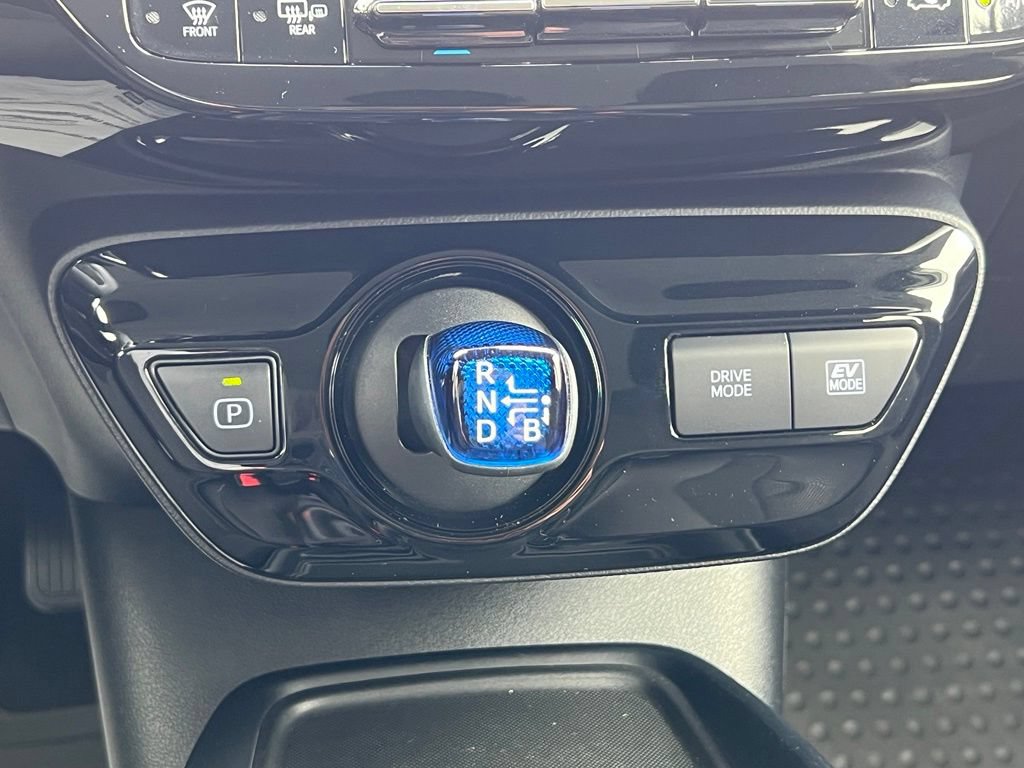 Certified 2022 Toyota Prius LE FWD image 25