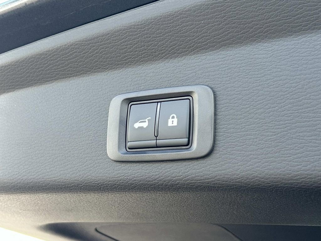 New 2025 Mitsubishi Outlander SE image 12