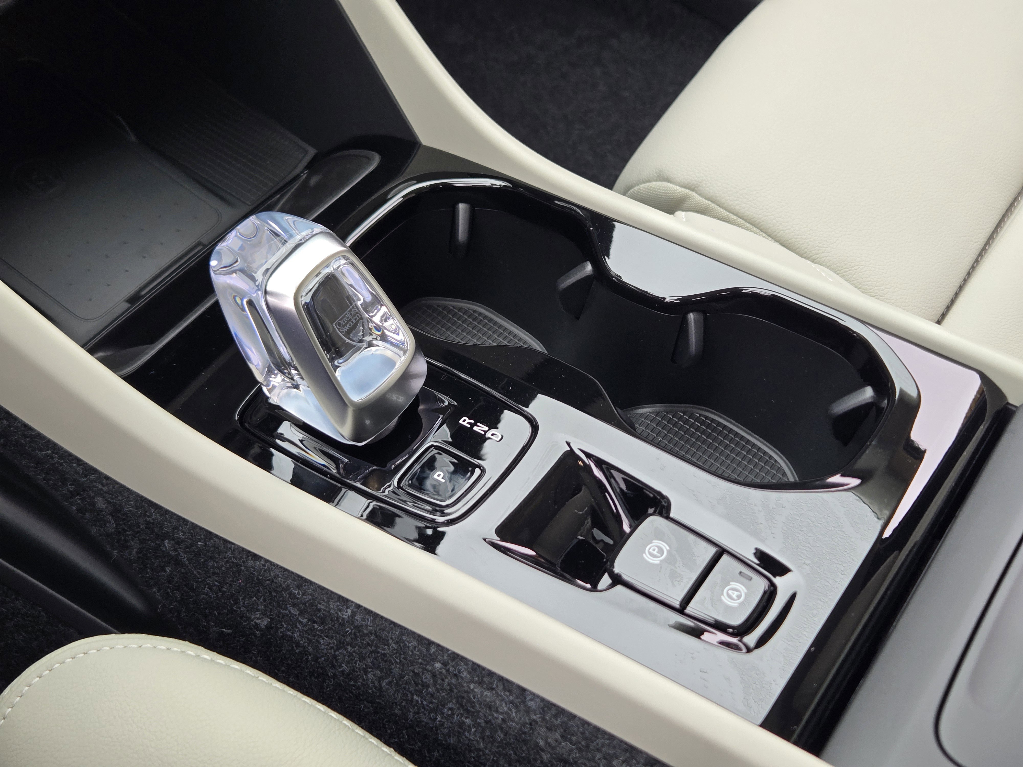 New 2026 Volvo XC40 B5 Plus w/ Protection Package Premier image 22