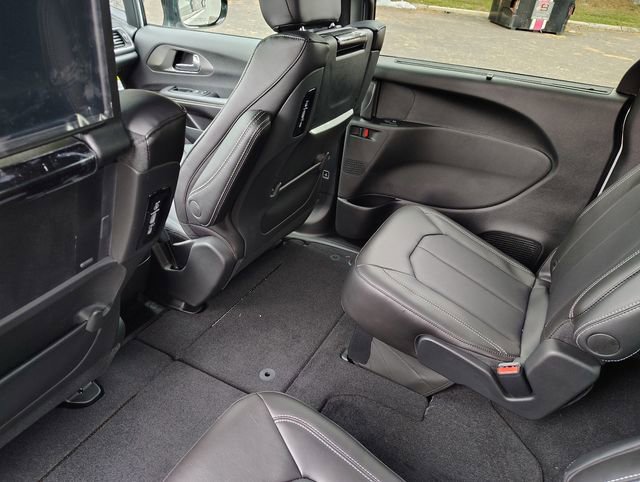 New 2026 Chrysler Pacifica Select FWD image 30