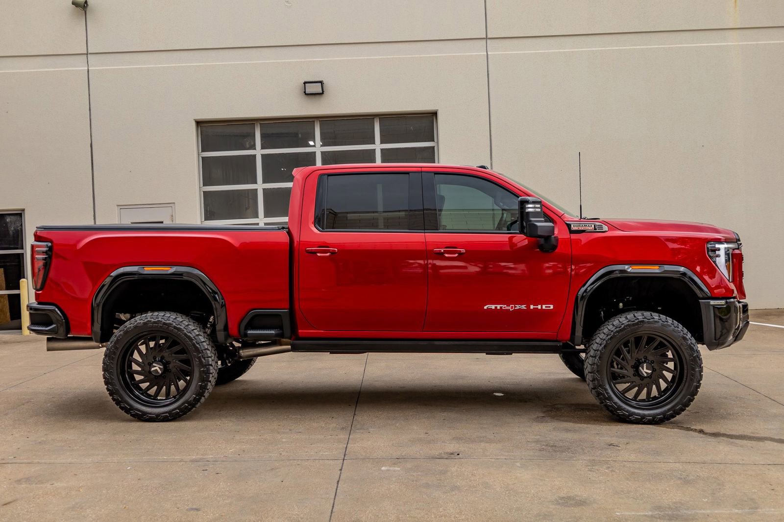 Used 2025 GMC Sierra 2500 AT4X image 11