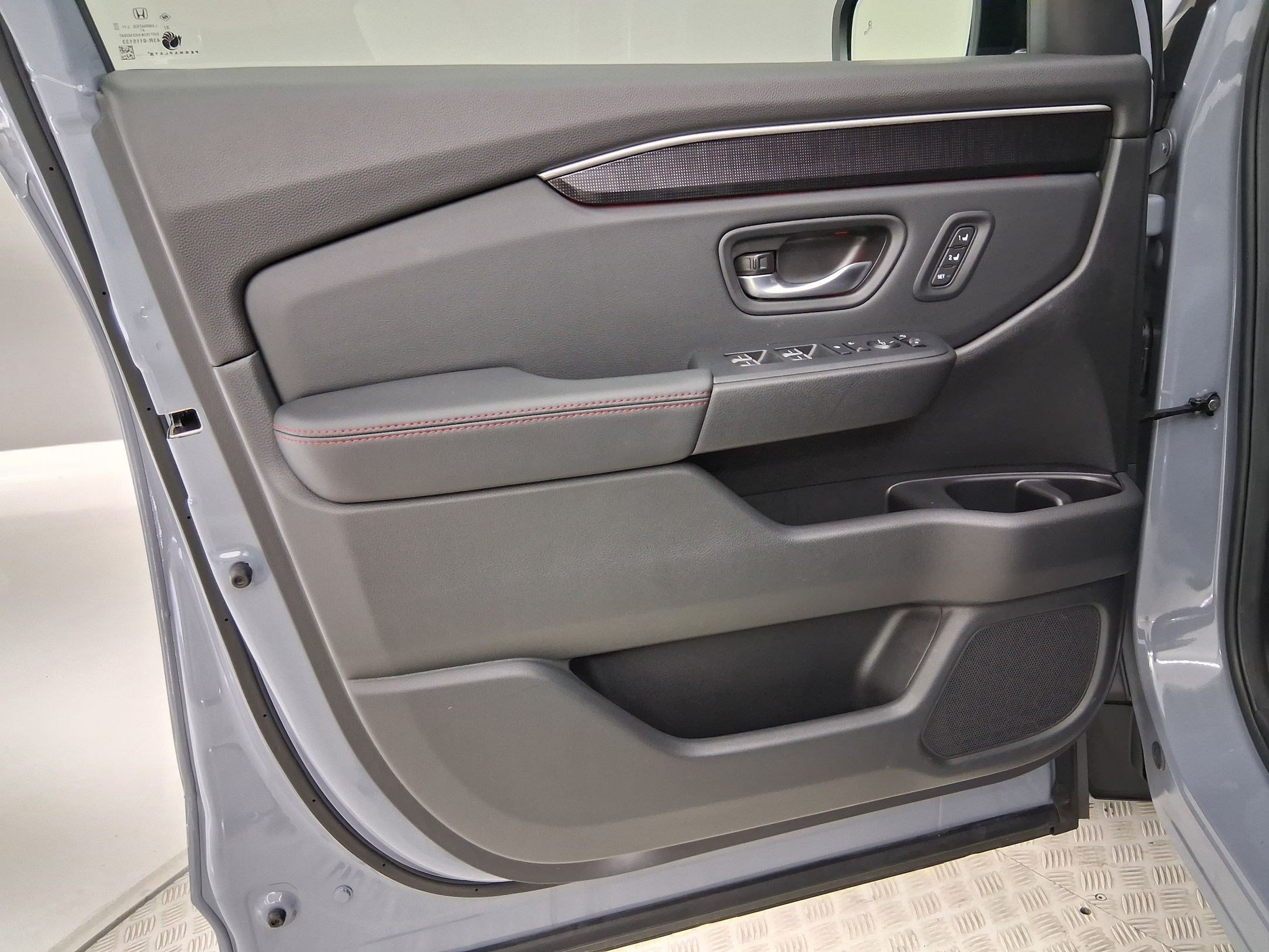 Used 2025 Honda Pilot Black Edition image 12