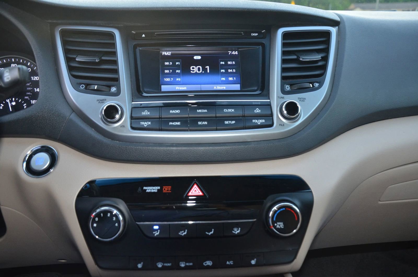 Used 2016 Hyundai Tucson Sport image 17