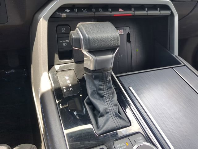 Used 2024 Toyota Sequoia Platinum AWD/4WD image 30
