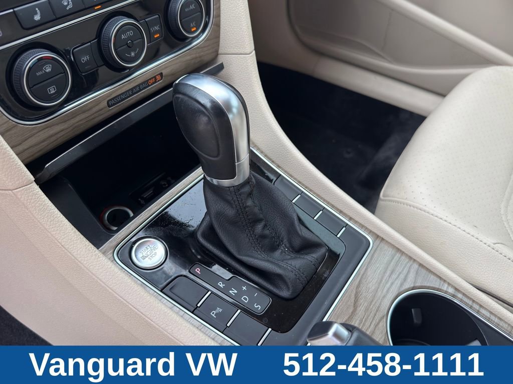 Used 2018 Volkswagen Passat 2.0T SE FWD image 18