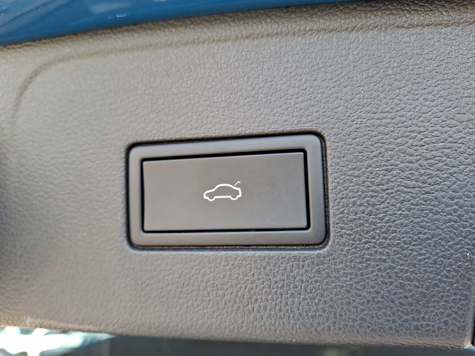 Used 2025 Volkswagen Atlas SEL Premium R-Line image 28