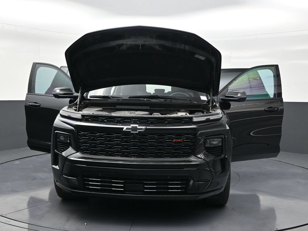 Used 2024 Chevrolet Traverse RS FWD image 30