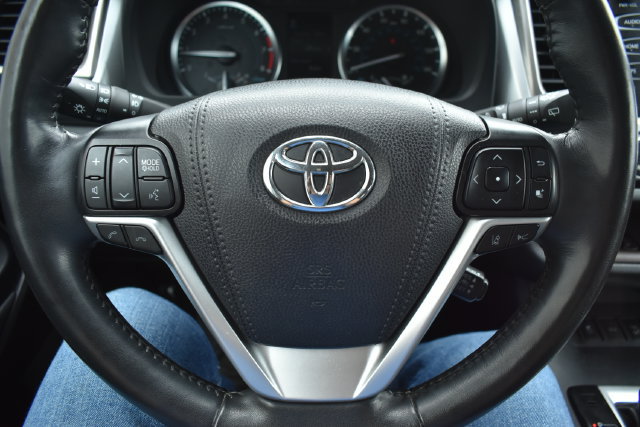 Used 2019 Toyota Highlander Limited AWD/4WD image 26
