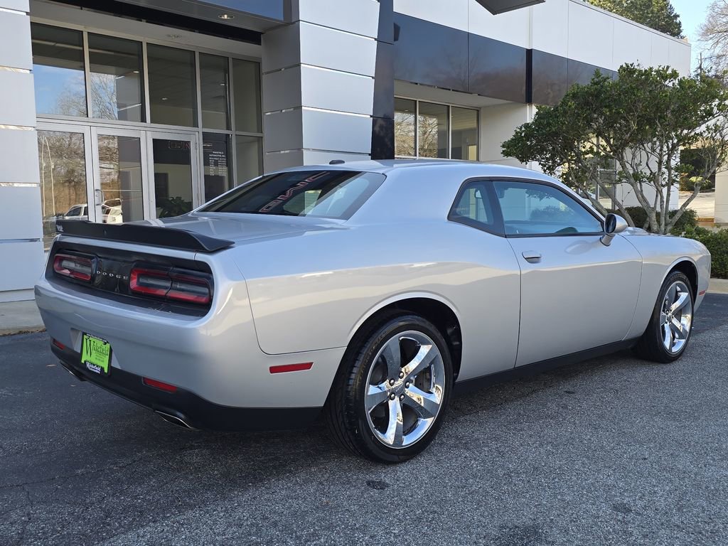 Used 2023 Dodge Challenger SXT image 3