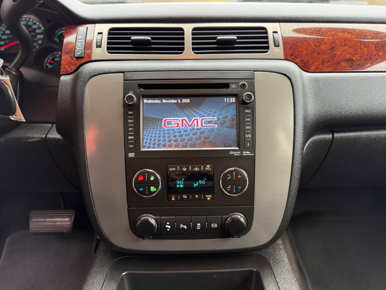 Used 2013 GMC Sierra 2500 SLT w/ Entertainment Package image 15