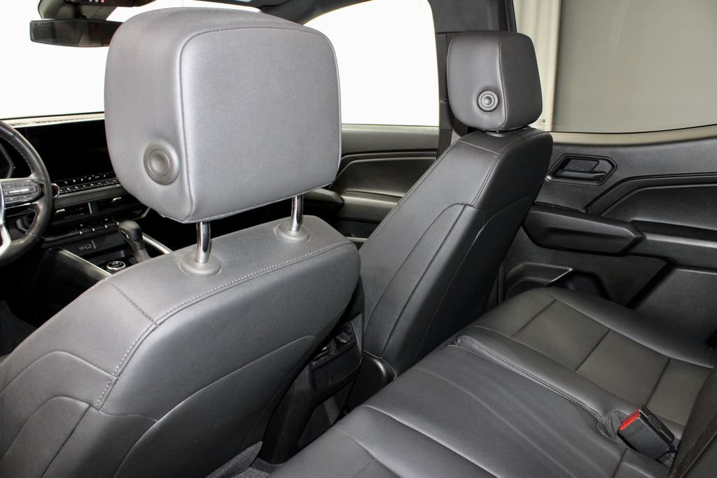 Used 2025 Chevrolet Colorado Trail Boss AWD/4WD image 22