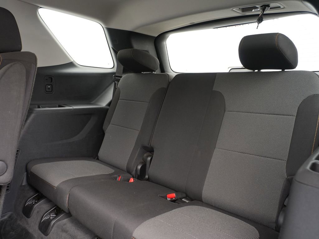 Used 2020 Chevrolet Traverse LT image 25