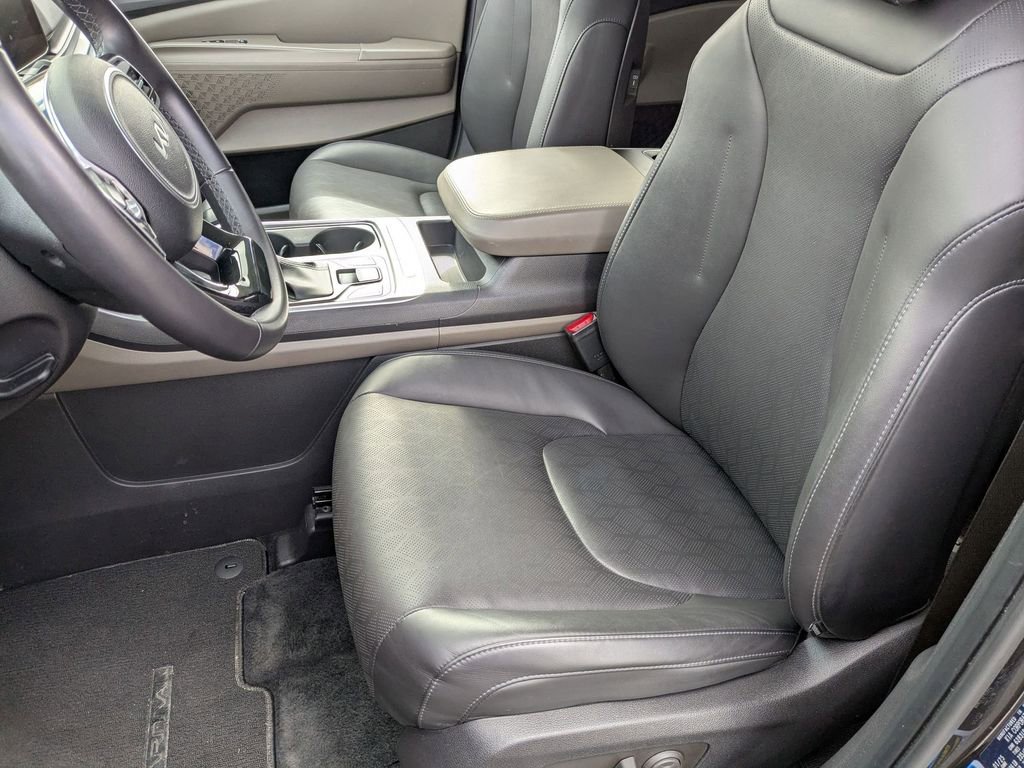 Used 2025 Kia Carnival image 16