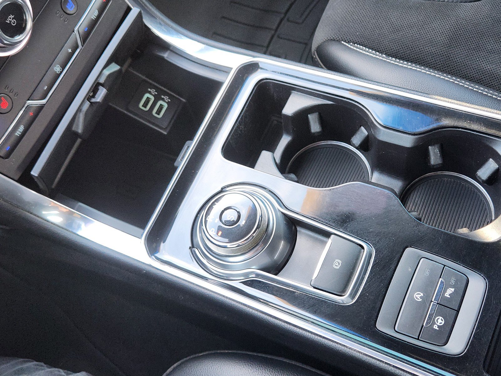 Used 2019 Ford Edge ST w/ Equipment Group 401A AWD/4WD image 16