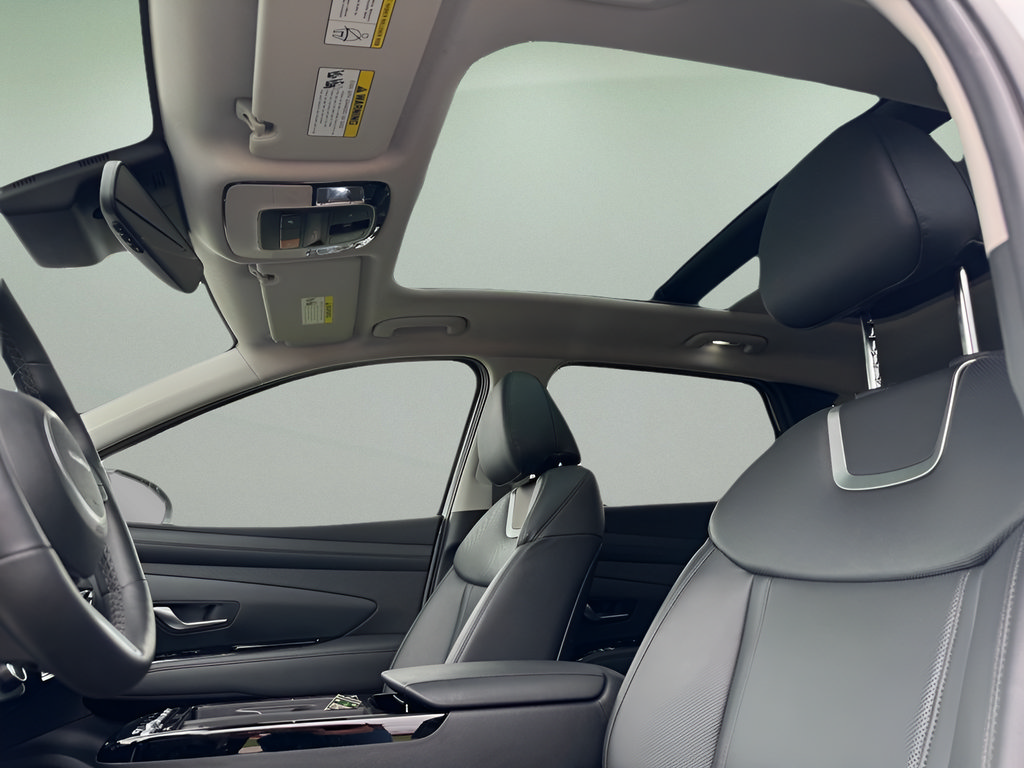 Used 2025 Hyundai Tucson Limited FWD image 19