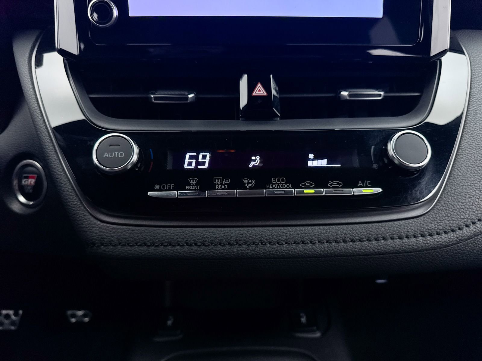 Used 2023 Toyota Corolla Core w/ Performance Package image 29