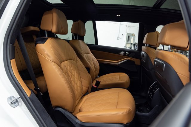 Used 2023 BMW X7 xDrive40i w/ M Sport Package image 25