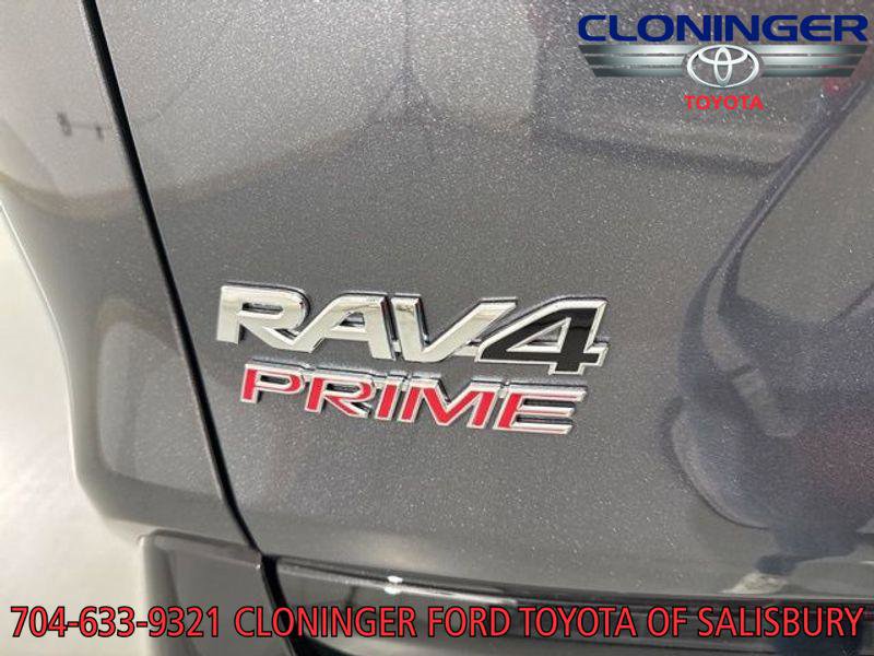 New 2025 Toyota RAV4 SE image 9