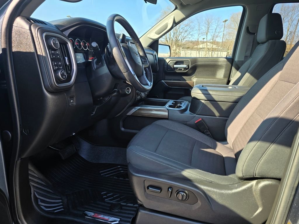 Used 2021 Chevrolet Silverado 1500 LT Trail Boss w/ Convenience Package II AWD/4WD image 16