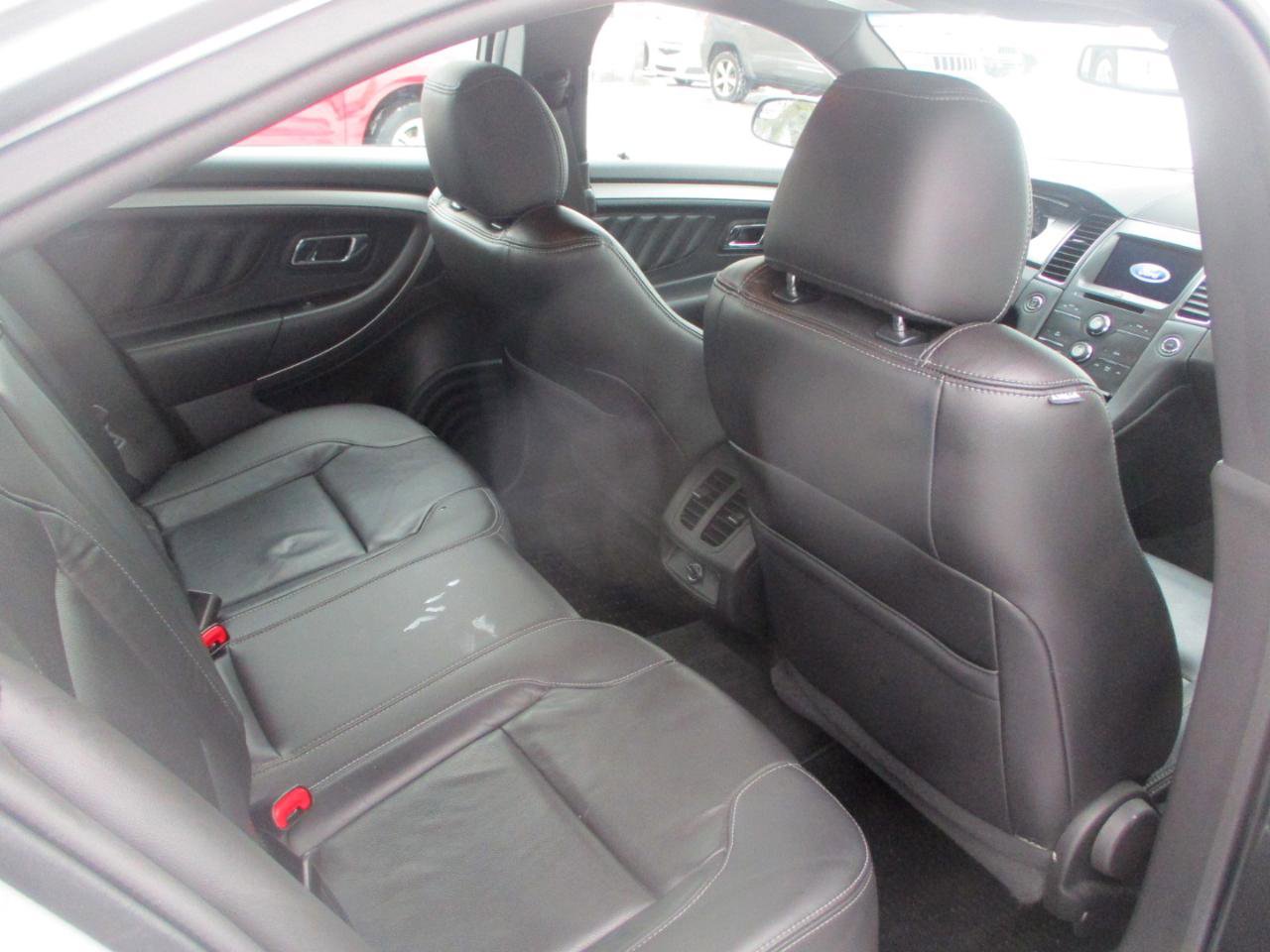Used 2016 Ford Taurus SEL w/ Equipment Group 201A image 8