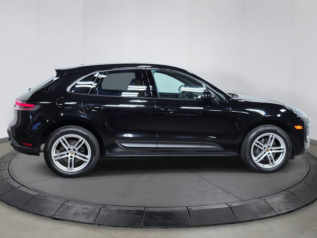 Certified 2023 Porsche Macan AWD/4WD image 8