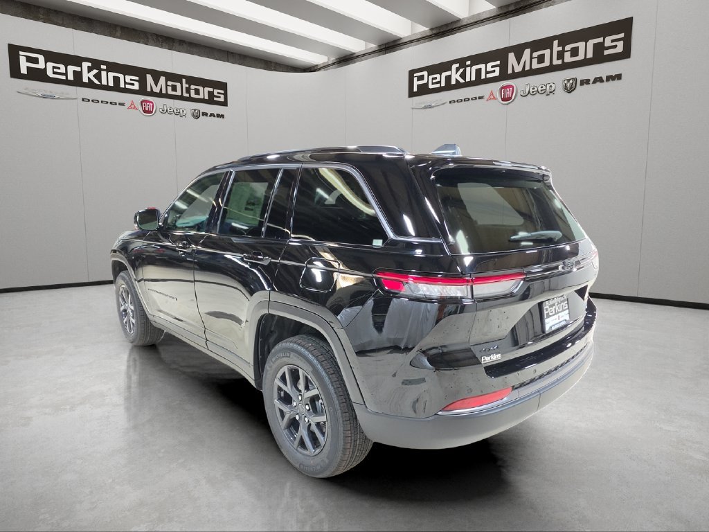 New 2027 Jeep Grand Cherokee 4WD image 3