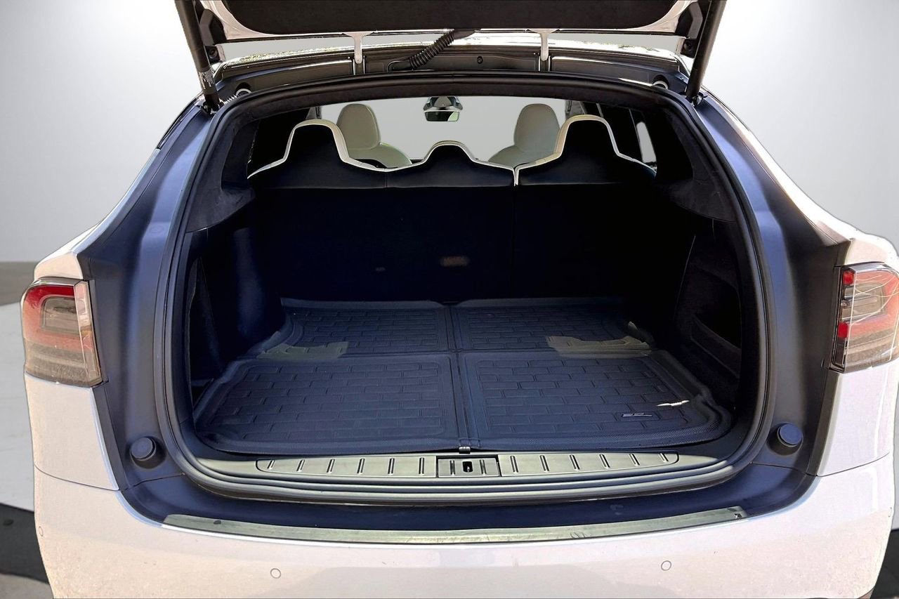 Used 2023 Tesla Model X AWD/4WD image 26