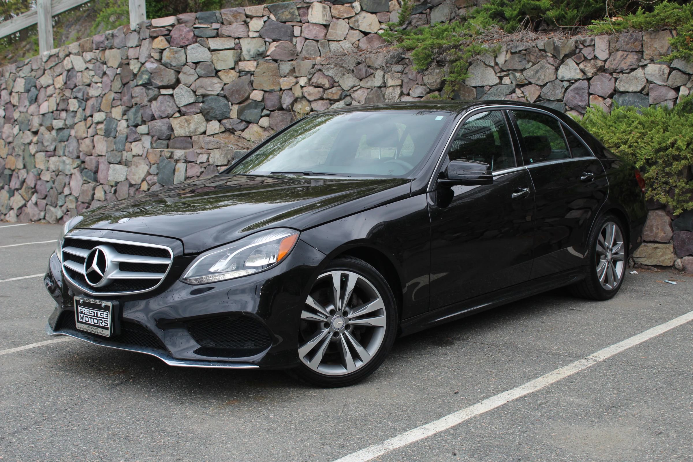 Used 2016 Mercedes-Benz E 350 4MATIC Sedan image 2