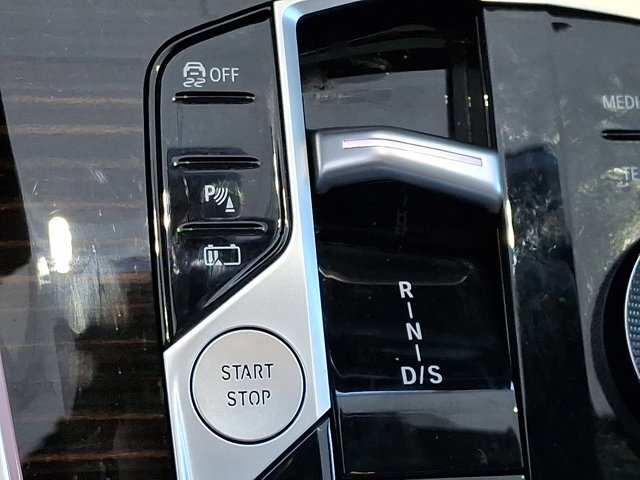 Certified 2026 BMW X5 xDrive50e w/ Premium Package image 29