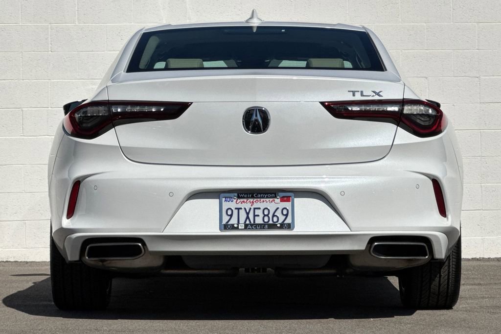 Certified 2025 Acura TLX w/ Technology Package image 9