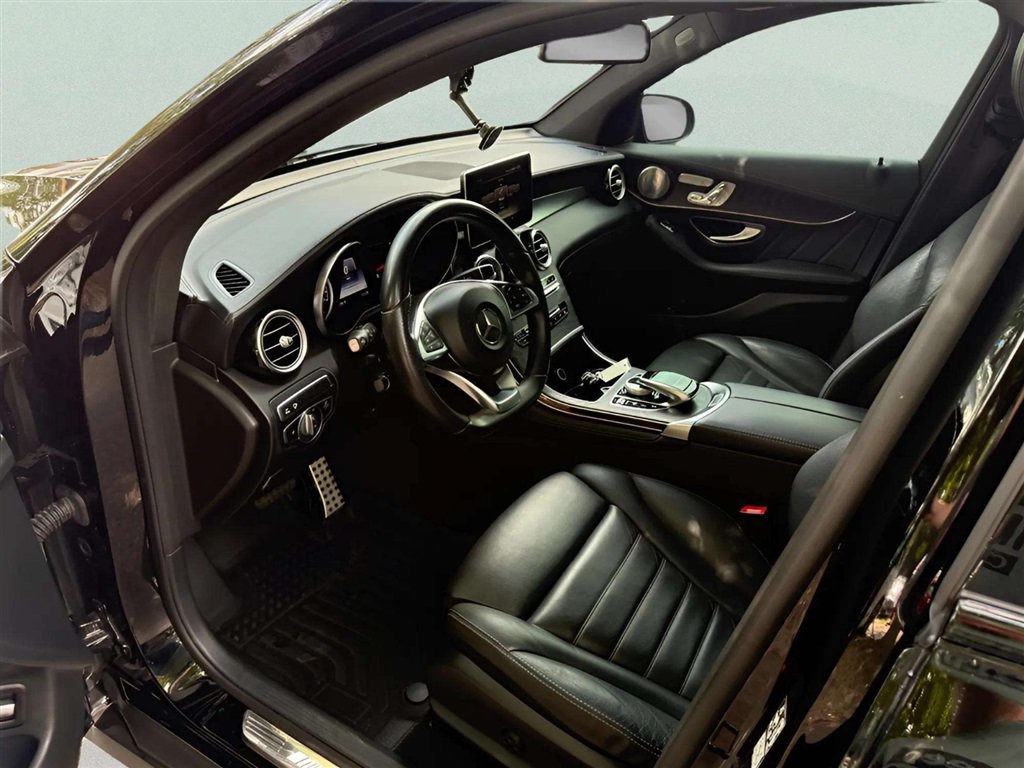 Used 2017 Mercedes-Benz GLC 43 AMG 4MATIC image 23