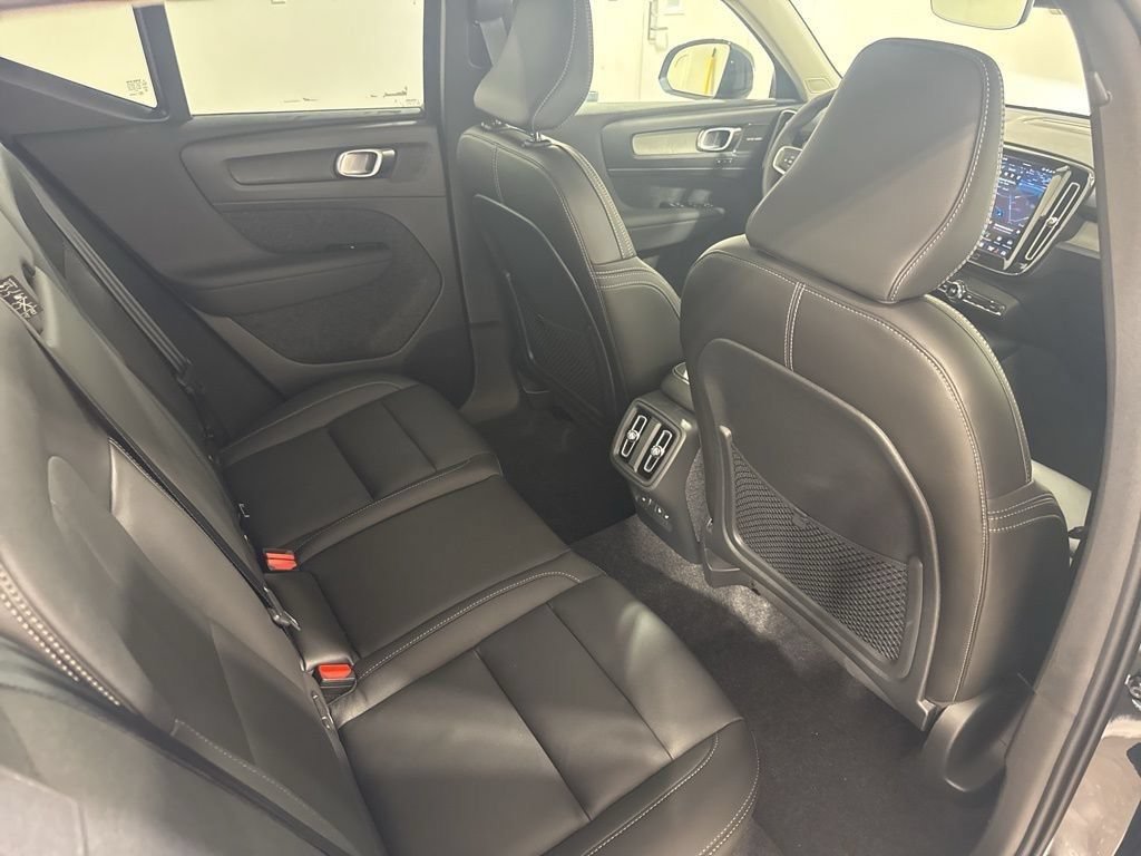 New 2026 Volvo XC40 B5 Ultra w/ Protection Package Premier AWD/4WD image 24