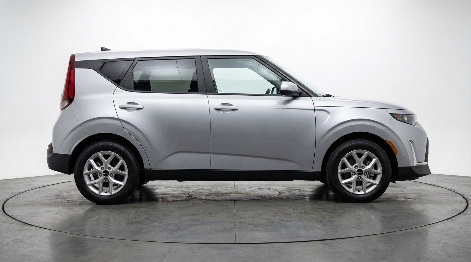 Used 2025 Kia Soul LX w/ LX Technology Package image 9