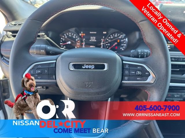 Used 2025 Jeep Compass Trailhawk image 16