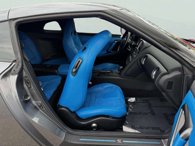 Used 2013 Nissan GT-R Premium image 41