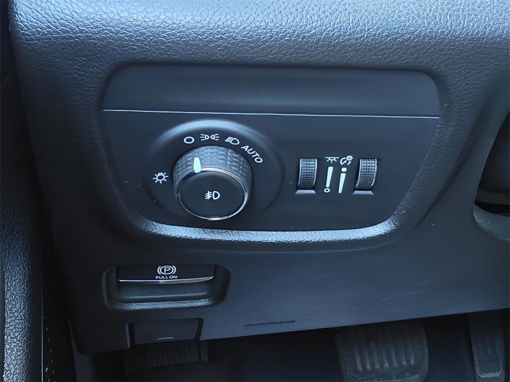 Used 2024 Jeep Grand Cherokee Overland w/ Luxury Tech Group IV image 29