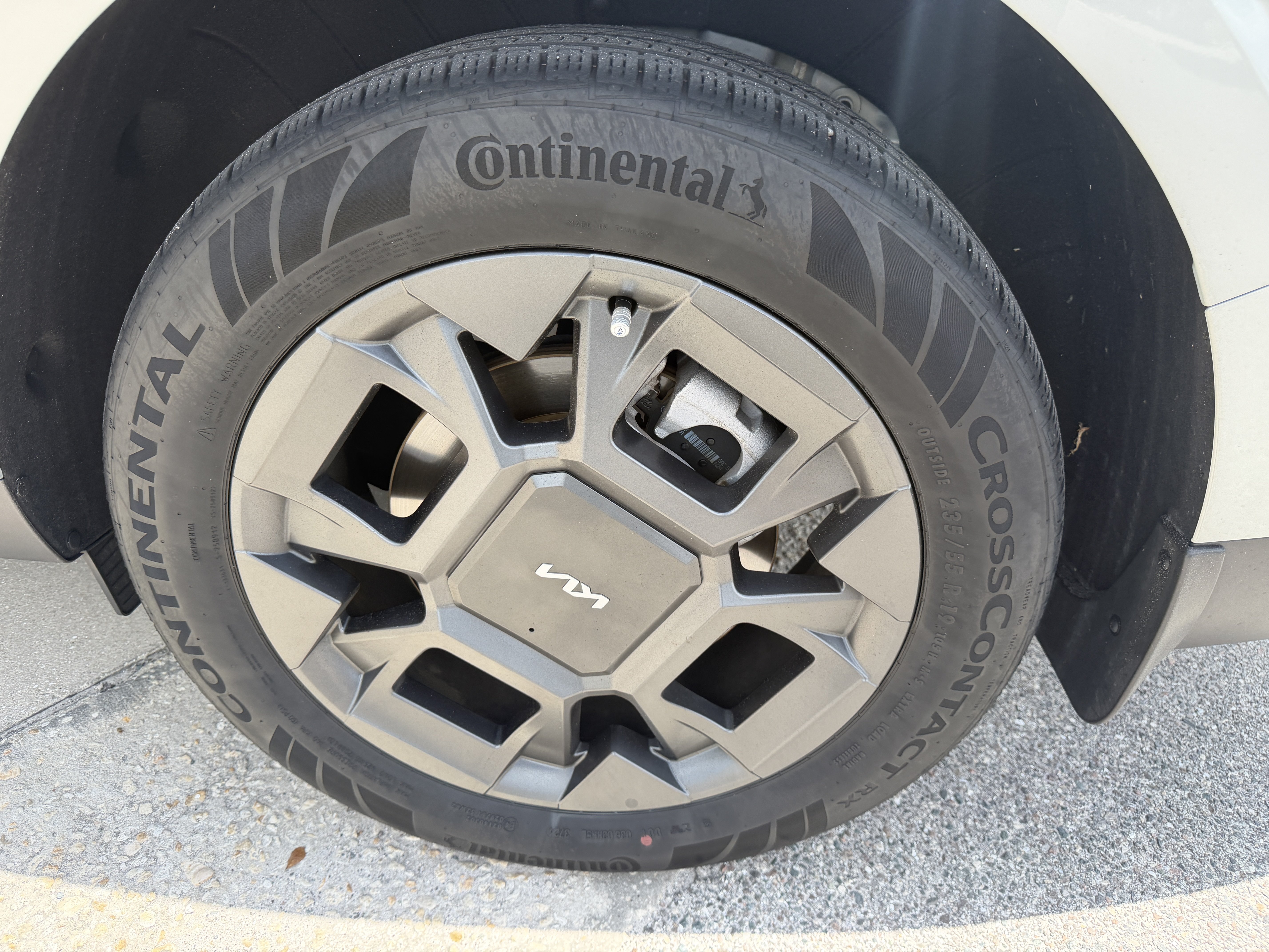 Certified 2025 Kia Carnival EX FWD image 28