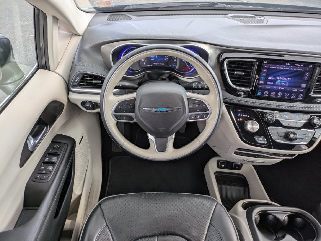 Used 2018 Chrysler Pacifica Limited w/ Advanced Safetytec Group FWD image 14