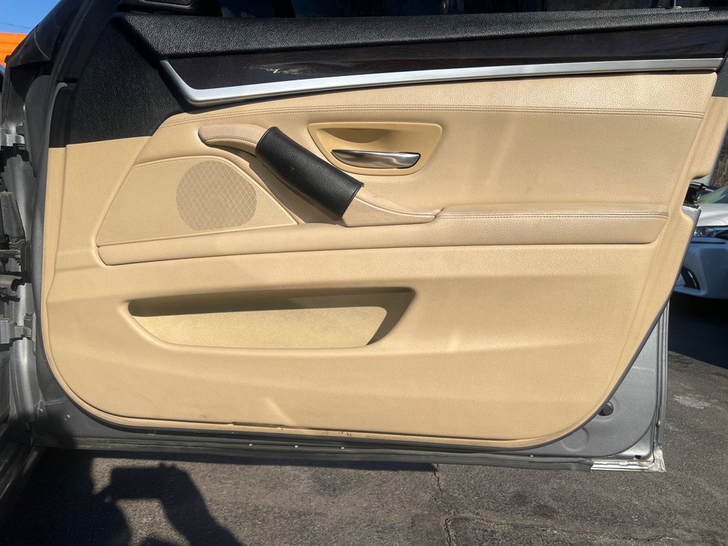 Used 2011 BMW 528i Sedan RWD image 13