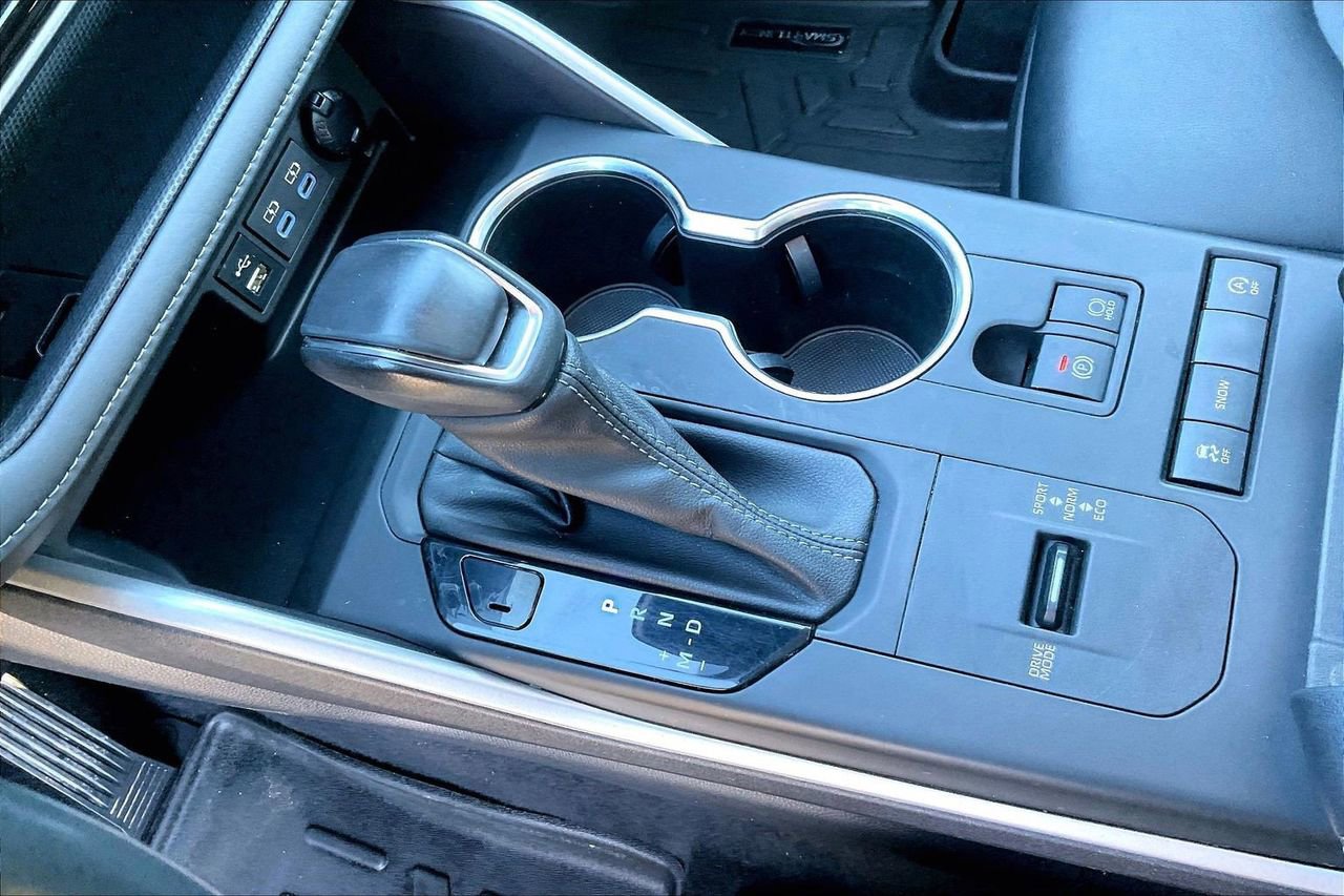 Used 2022 Toyota Highlander XLE image 33