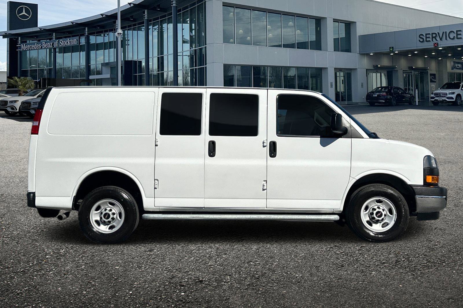 Used 2024 GMC Savana 2500 w/ Driver Convenience Package RWD image 3