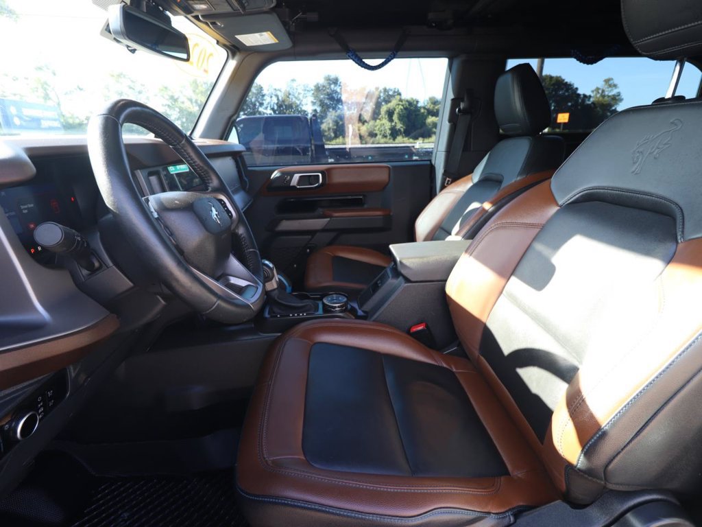 Certified 2023 Ford Bronco Outer Banks w/ Sasquatch Package AWD/4WD image 2