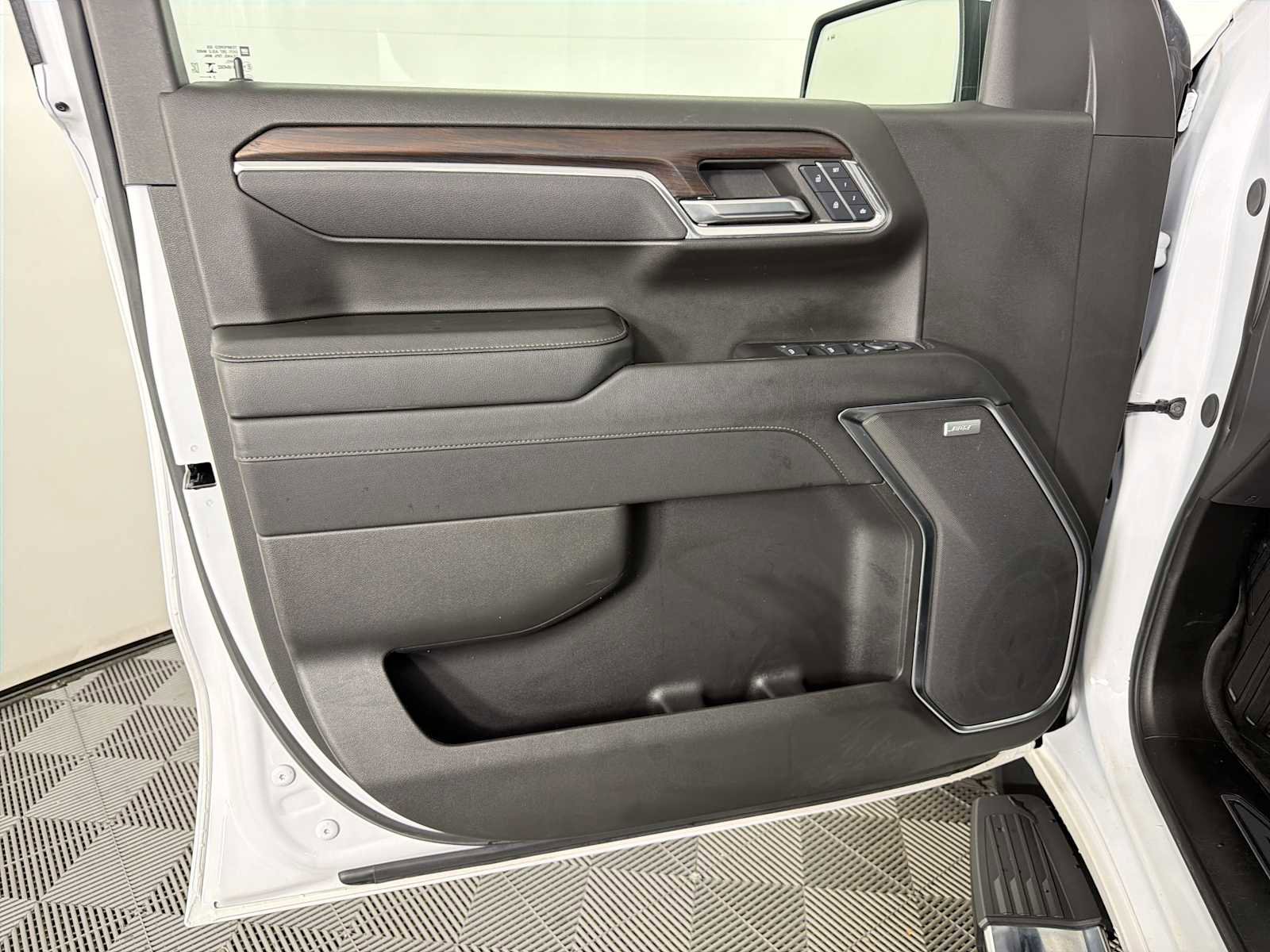 Certified 2024 GMC Sierra 1500 SLT w/ SLT Premium Package image 8