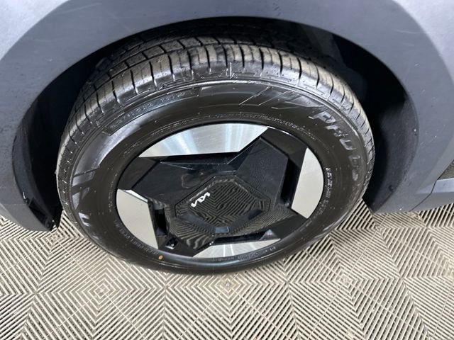Used 2024 Kia EV9 Wind image 10