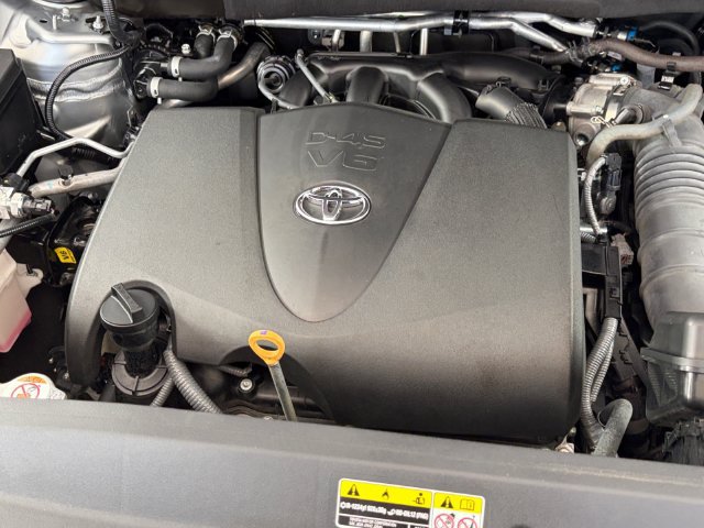 Used 2021 Toyota Highlander Platinum AWD/4WD image 22