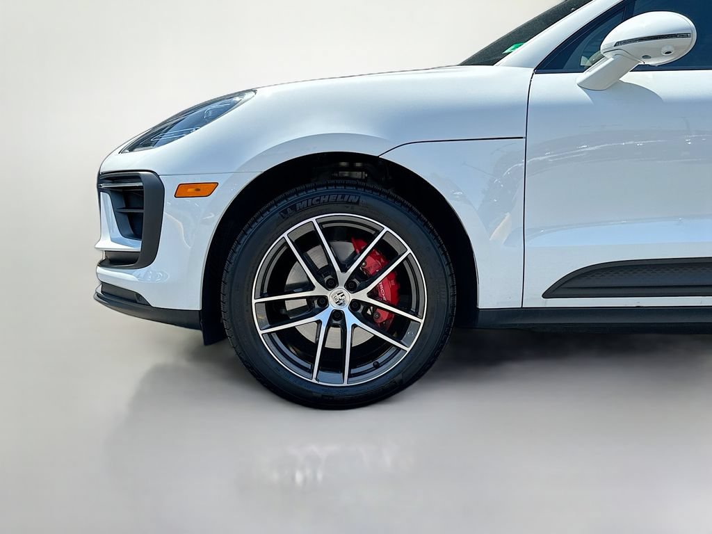 Certified 2025 Porsche Macan S AWD/4WD image 33
