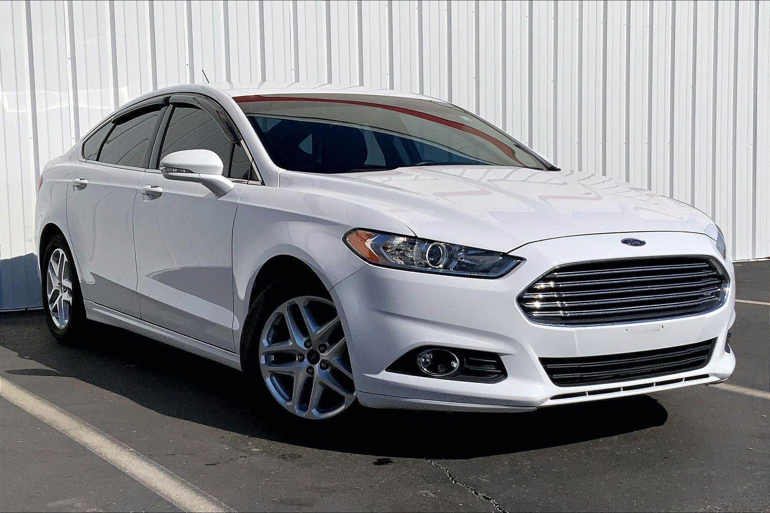 Used 2015 Ford Fusion SE w/ Equipment Group 202A image 31